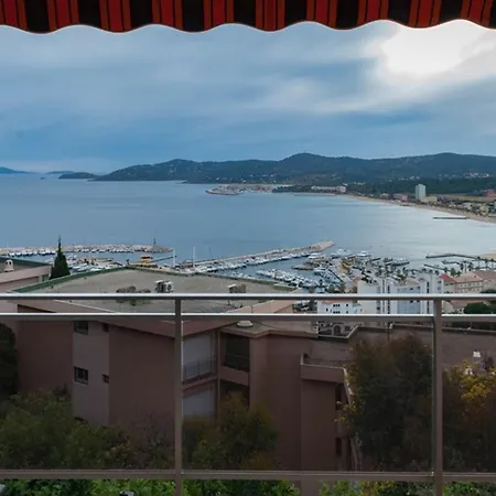 Beau 3 Pieces Au Lavandou Avec Terrasse Et Parking - Fr-1-803-34 Le Lavandou