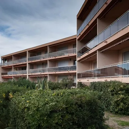 Beau 3 Pieces Au Lavandou Avec Terrasse Et Parking - Fr-1-803-34 Le Lavandou