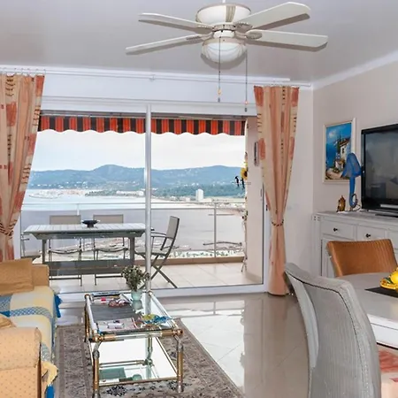 Beau 3 Pieces Au Lavandou Avec Terrasse Et Parking - Fr-1-803-34 *