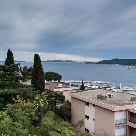Beau 3 Pieces Au Lavandou Avec Terrasse Et Parking - Fr-1-803-34 * Le Lavandou